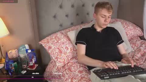 Snapshot of scottish_twink01 chatting on 06/13/26, 10:40 danny online show from 06/13/26, 10:40