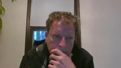 scottpbi52 online show from 12/31/24, 03:31