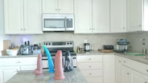 Scout has fun online show from 04/23/26, 01:46