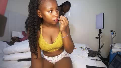 Snapshot of scovia_rael chatting on 03/01/26, 04:53 Scovia online show from 03/01/26, 04:53