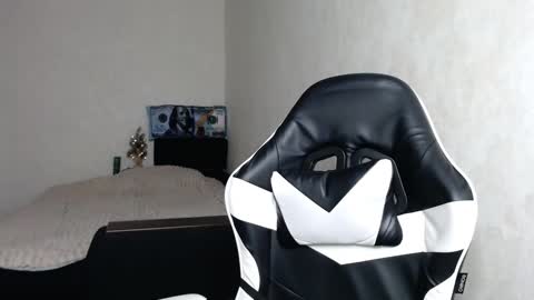 scratc_h online show from 01/12/25, 01:00