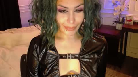 Snapshot of screendoll chatting on 03/01/25, 07:48 screendoll online show from 03/01/25, 07:48