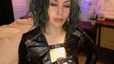 Snapshot of screendoll chatting on 03/02/25, 06:16 screendoll online show from 03/02/25, 06:16