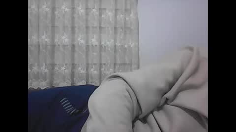 Snapshot of screw2 chatting on 12/08/24, 08:25 Evren online show from 12/08/24, 08:25