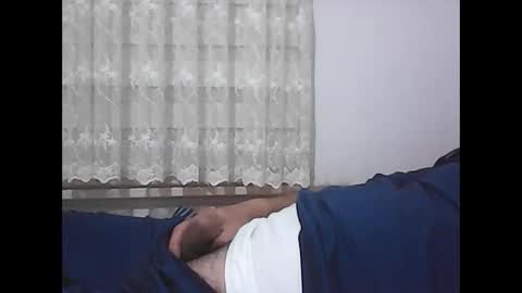 Snapshot of screw2 chatting on 12/27/24, 10:16 Evren online show from 12/27/24, 10:16