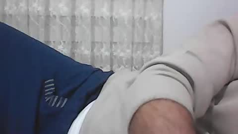 Snapshot of screw2 chatting on 01/14/25, 05:56 Evren online show from 01/14/25, 05:56