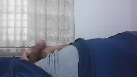 Snapshot of screw2 chatting on 01/19/25, 06:53 Evren online show from 01/19/25, 06:53