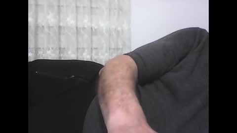 Snapshot of screw2 chatting on 02/08/25, 04:36 Evren online show from 02/08/25, 04:36