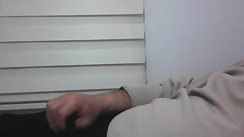 Snapshot of screw2 chatting on 02/15/25, 09:48 Evren online show from 02/15/25, 09:48