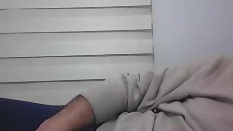 Snapshot of screw2 chatting on 02/17/25, 06:15 Evren online show from 02/17/25, 06:15