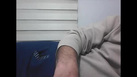 Snapshot of screw2 chatting on 02/20/25, 10:15 Evren online show from 02/20/25, 10:15