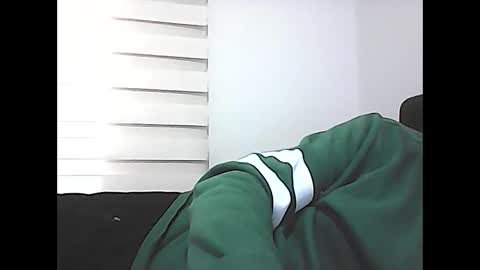 Snapshot of screw2 chatting on 03/01/25, 11:17 Evren online show from 03/01/25, 11:17