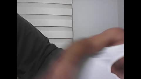 Snapshot of screw2 chatting on 10/05/25, 08:51 Evren online show from 10/05/25, 08:51