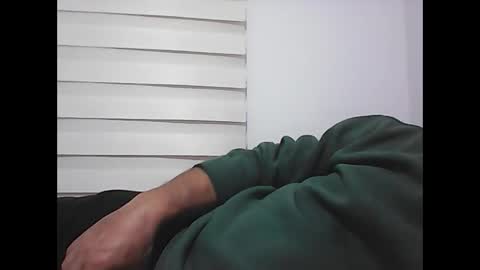 Snapshot of screw2 chatting on 10/12/25, 09:25 Evren online show from 10/12/25, 09:25