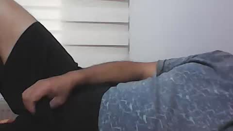 Snapshot of screw2 chatting on 10/18/25, 07:09 Evren online show from 10/18/25, 07:09