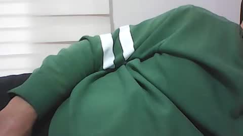 Snapshot of screw2 chatting on 11/02/25, 11:34 Evren online show from 11/02/25, 11:34