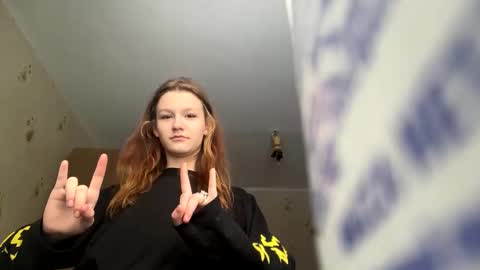 Snapshot of sdddisk chatting on 12/21/24, 09:23 sdddisk online show from 12/21/24, 09:23