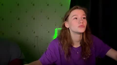 Snapshot of sdddisk chatting on 12/25/24, 02:03 sdddisk online show from 12/25/24, 02:03