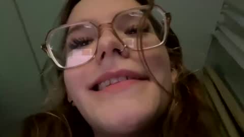 Snapshot of sdddisk chatting on 03/08/25, 06:58 sdddisk online show from 03/08/25, 06:58