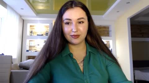 Snapshot of sea_cocktail chatting on 12/06/24, 10:05 Elizabeth  online show from 12/06/24, 10:05