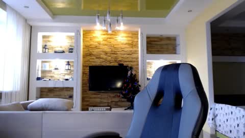 Snapshot of sea_cocktail chatting on 12/20/24, 12:16 Elizabeth  online show from 12/20/24, 12:16