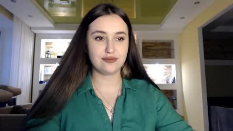 Snapshot of sea_cocktail chatting on 12/28/24, 01:28 Elizabeth  online show from 12/28/24, 01:28