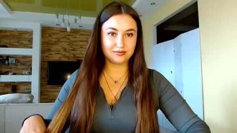 Elizabeth  online show from 11/04/25, 07:51