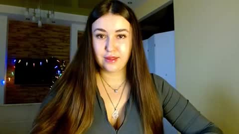 Elizabeth  online show from 12/17/25, 07:14