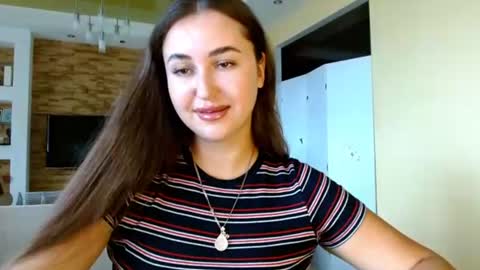 Elizabeth  online show from 07/10/26, 08:18