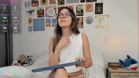 Snapshot of seahotseason chatting on 01/23/25, 04:19 Aria Independent model online show from 01/23/25, 04:19