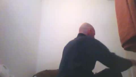 Snapshot of sean20775 chatting on 10/24/25, 09:28 Sean online show from 10/24/25, 09:28