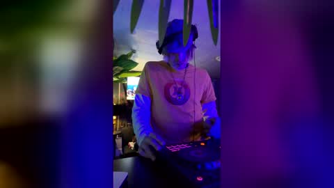 Snapshot of seanplushouse chatting on 03/03/26, 02:28 seanplushouse online show from 03/03/26, 02:28