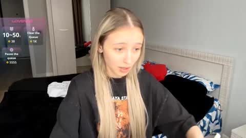 Kate online show from 03/30/26, 02:18