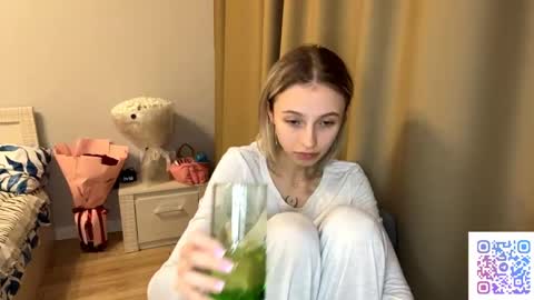 Kate online show from 05/19/26, 01:56