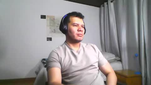 Snapshot of seb5759 chatting on 06/10/26, 04:45 seb5759 online show from 06/10/26, 04:45