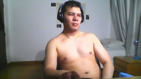 Snapshot of seb5759 chatting on 06/14/26, 01:36 seb5759 online show from 06/14/26, 01:36