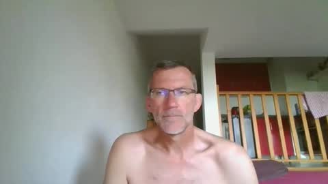 Snapshot of seb846894 chatting on 05/26/26, 05:58 seb846894 online show from 05/26/26, 05:58