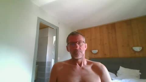 seb846894 online show from 06/17/26, 08:17