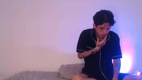  CAMILA Y SEBASTIAN online show from 09/29/25, 01:00