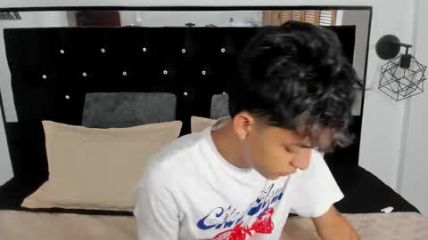 Sebastian Alvarez online show from 10/21/25, 02:07