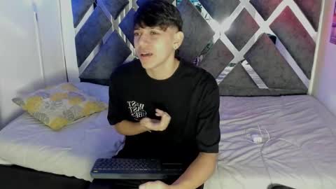 Snapshot of sebas_pretty7 chatting on 12/04/25, 12:25 sebas_pretty7 online show from 12/04/25, 12:25