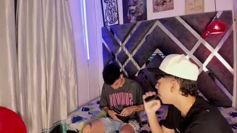 Snapshot of sebas_pretty7 chatting on 12/14/25, 12:21 sebas_pretty7 online show from 12/14/25, 12:21