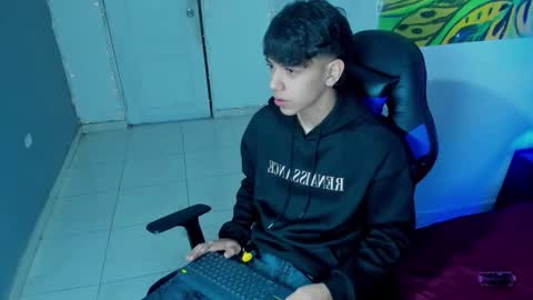 Snapshot of sebas_pretty7 chatting on 12/21/25, 12:34 sebas_pretty7 online show from 12/21/25, 12:34