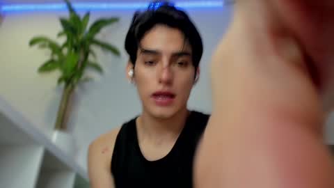 sebastian online show from 01/06/25, 10:37