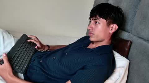 sebas_vargasx online show from 05/06/26, 01:38