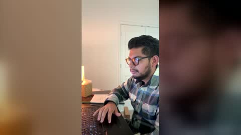 Snapshot of sebasbilbao7 chatting on 03/27/26, 02:17 sebasbilbao7 online show from 03/27/26, 02:17