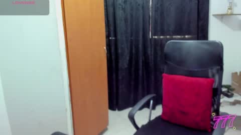 Snapshot of sebascuterouss chatting on 06/12/26, 01:54 sebas 3 online show from 06/12/26, 01:54