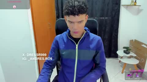 Snapshot of sebascuterouss chatting on 07/04/26, 11:49 sebas 3 online show from 07/04/26, 11:49