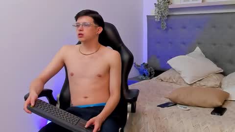 Snapshot of sebastamayo_ chatting on 02/27/26, 09:09 SEBAS online show from 02/27/26, 09:09