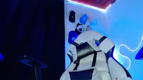 Sebastian online show from 11/25/25, 04:45